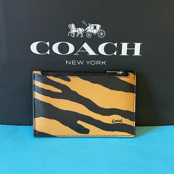 NWT Coach Zip Card Case With Tiger Print QB/Honey/Black Multi - Picture 1 of 6